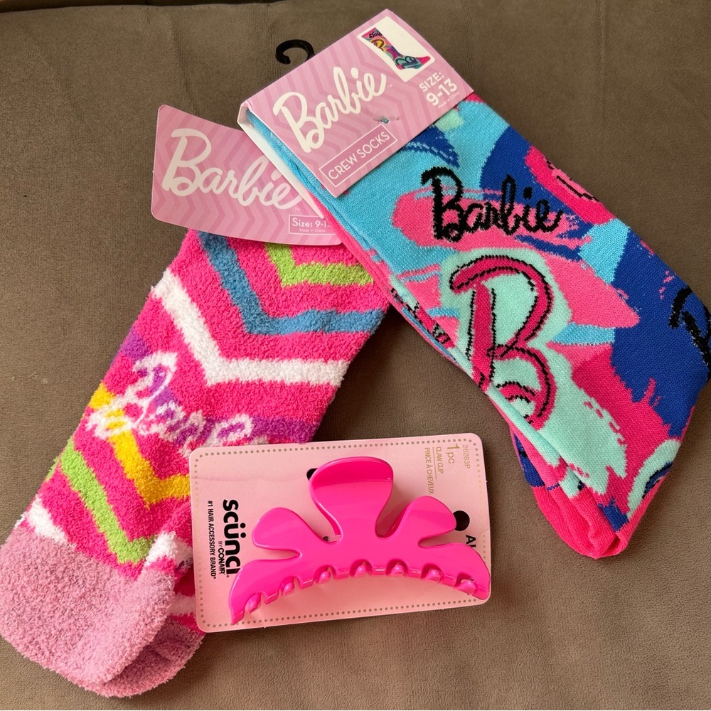 Barbie Bundle! Socks and Hair Clip